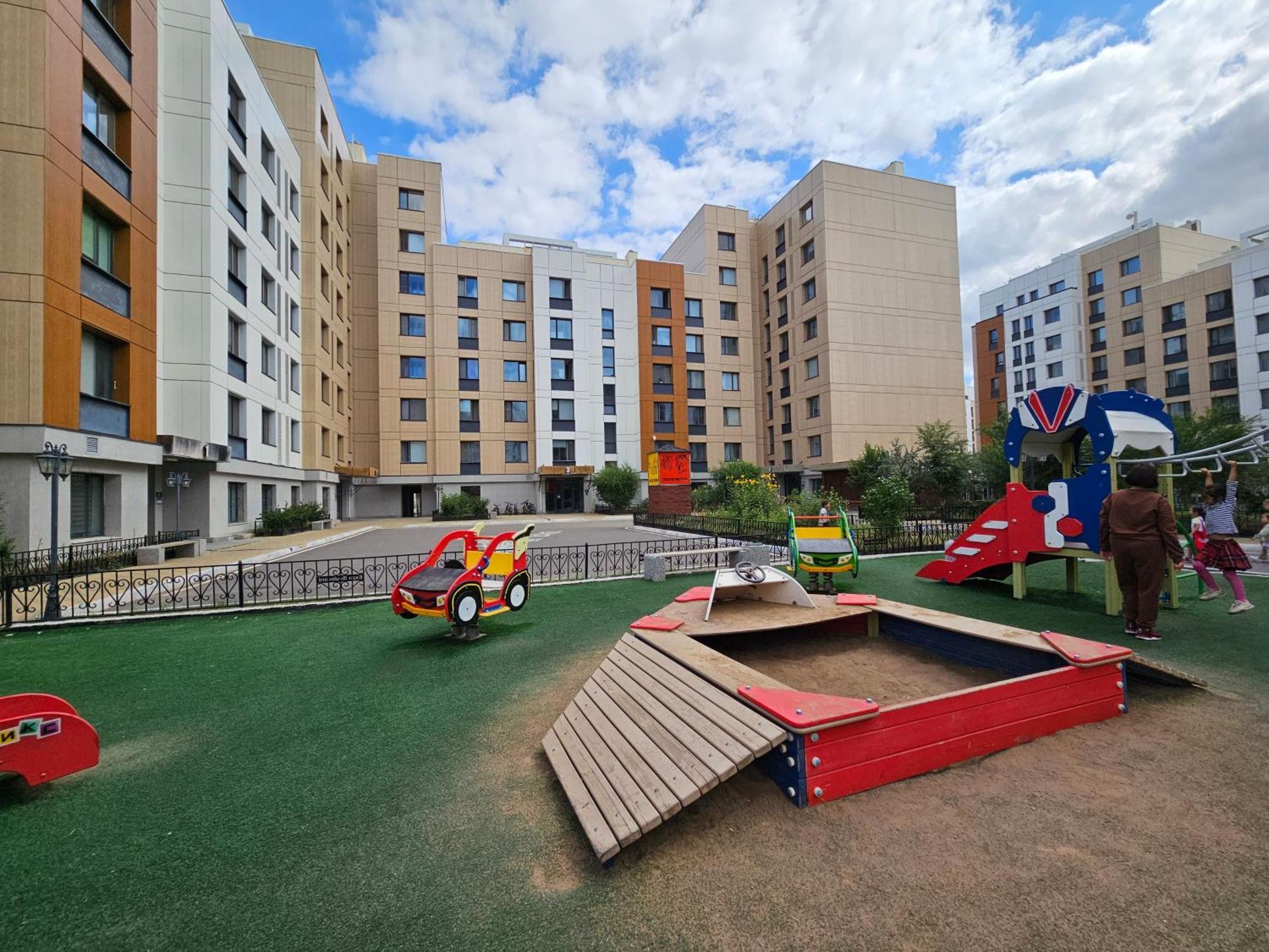Ernaz Plus Apartments-Expo-Boulevard 130 Astana Exterior foto
